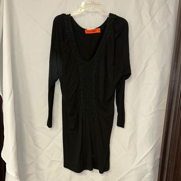 Elegant Black Long Sleeve Dress - Picture 1 of 4